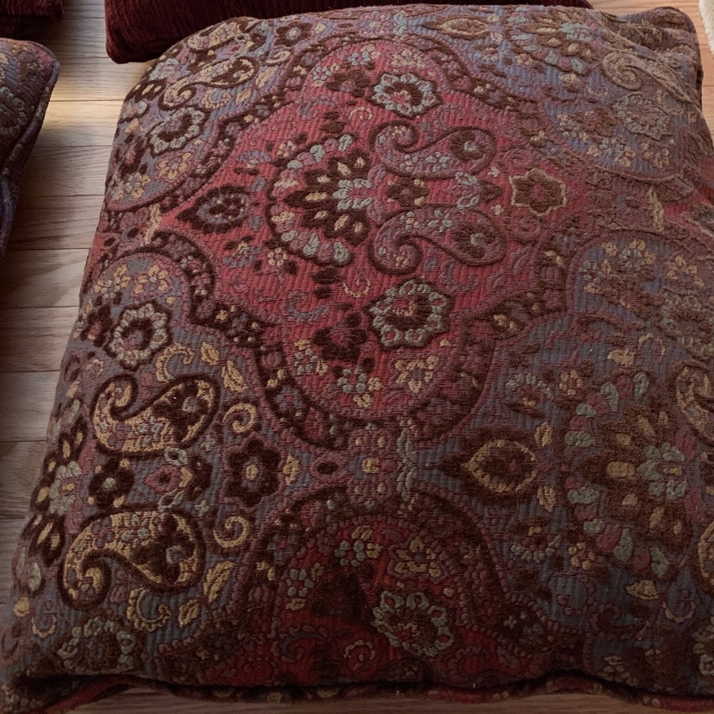 Set of 4 maroon and paisley accent pillows